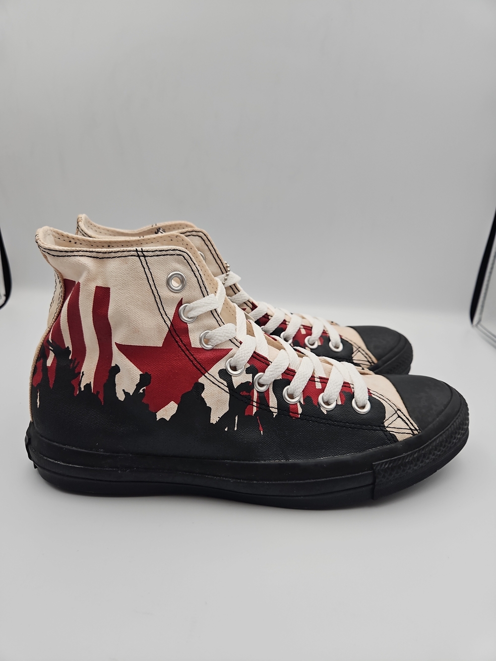 Converse High Top Sneakers White Black Red Star Graphic - Picture 4 of 9
